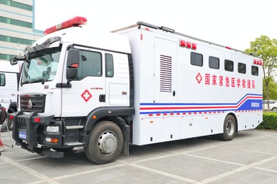 從5G智慧負壓救護車到移動方艙醫院 看河南這家企業如何化危為機造就“神奇”掃路車系列